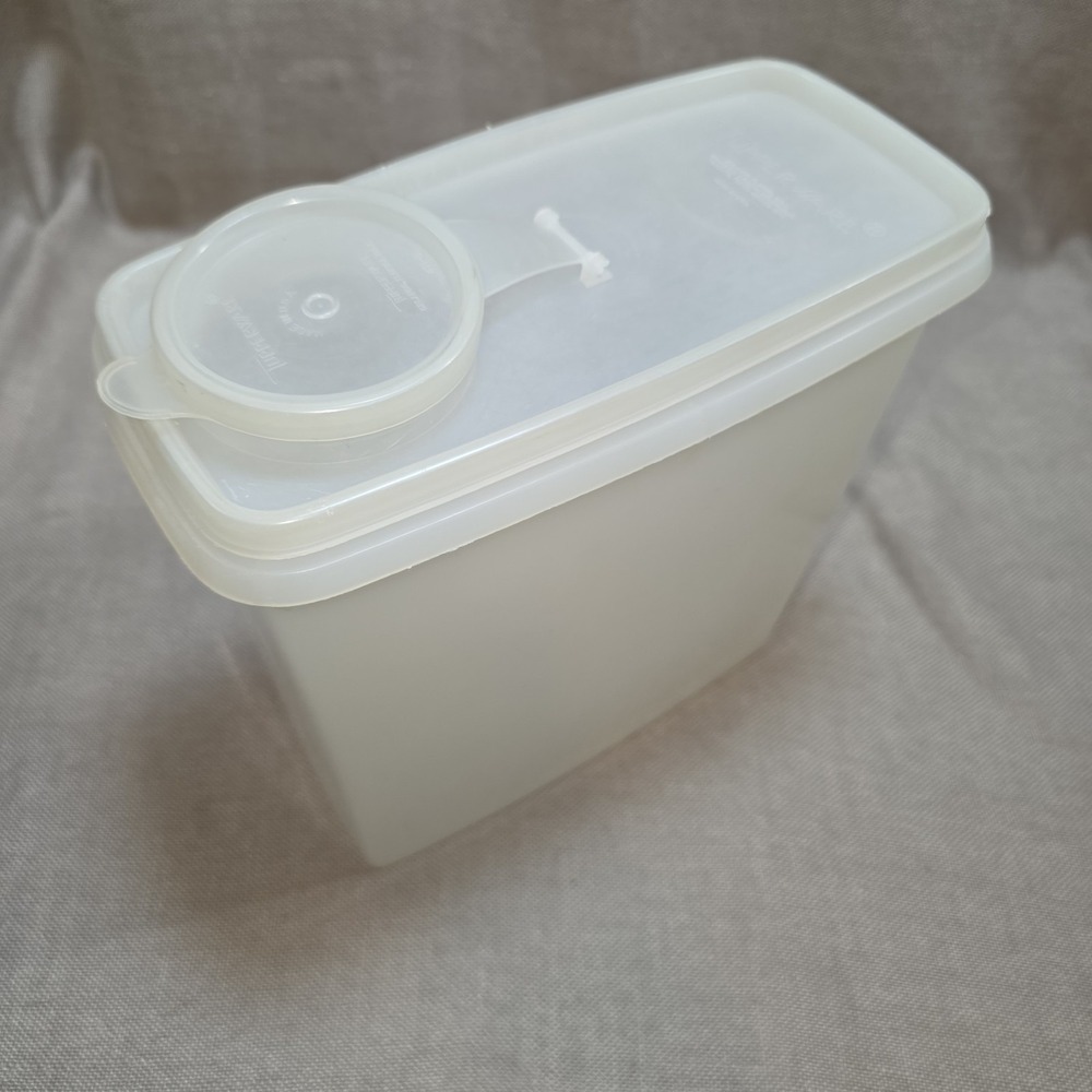 Tupperware VTG Cereal Keeper 13 Cup Dry Good Storage Container Made In USA 469-5